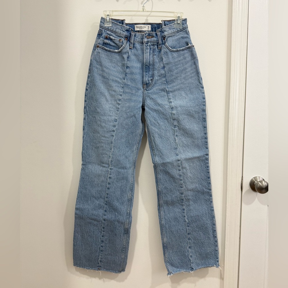 Abercrombie & Fitch Curve Love High Rise 90s Relaxed Jean
